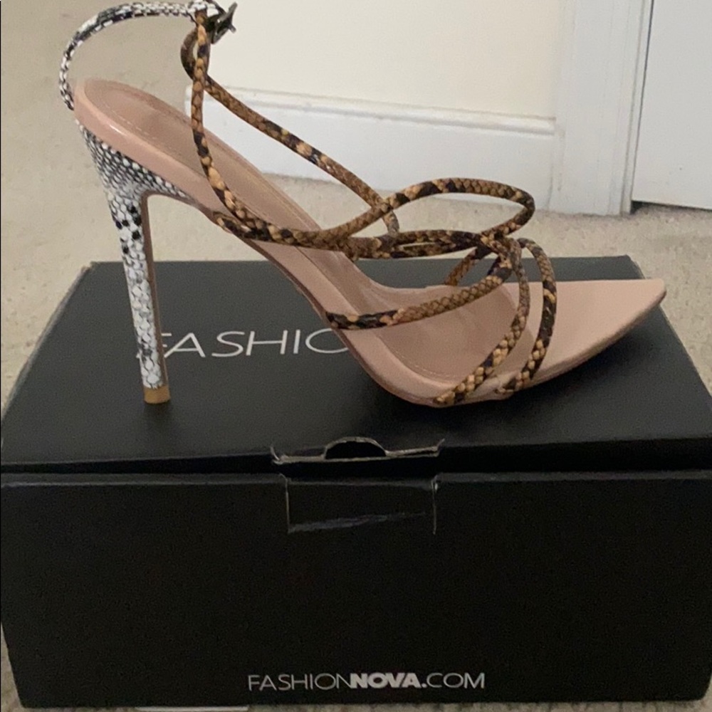 FashionNova In The Mix Heeled Sandal size 8